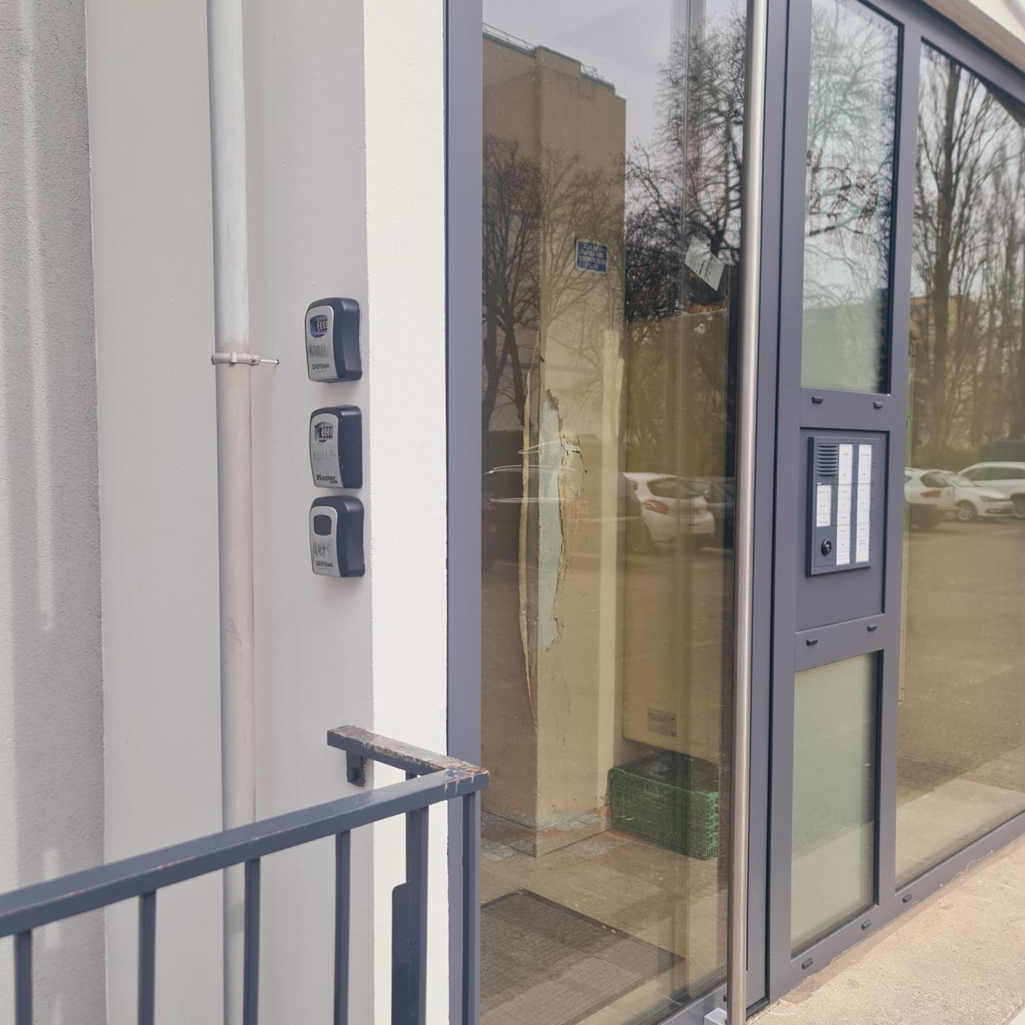 Studio Kulla Avec Terasse 5Mn Basel Airport Saint-Louis  Exterior foto